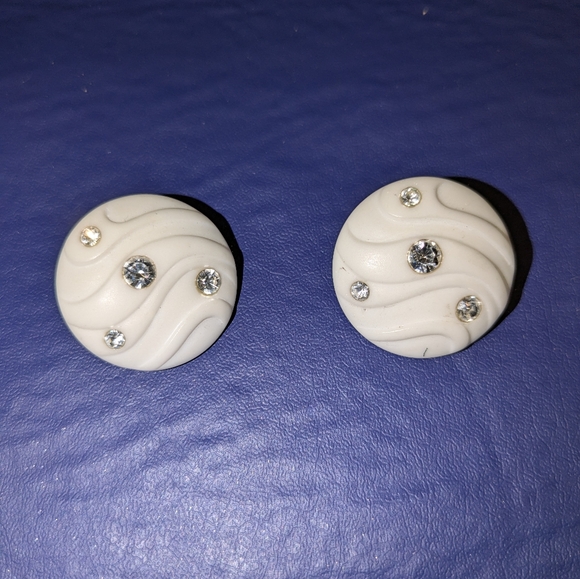 Vintage wavy circular with rhinestone earrings, used - Picture 1 of 8